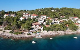 Beachfront House Pope B&B